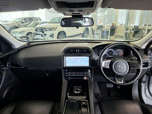 Jaguar F-Pace 3.0D AWD R-Sport 221KW in Namibia