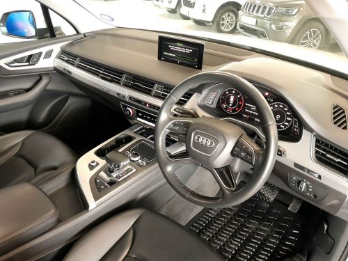 Audi Q7 3.0 TDI V6 Quattro Tip 45 TDI 183kw S-Line in Namibia