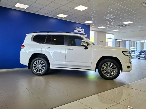 Toyota Landcruiser 300 V6 3.3D ZX Automatic in Namibia