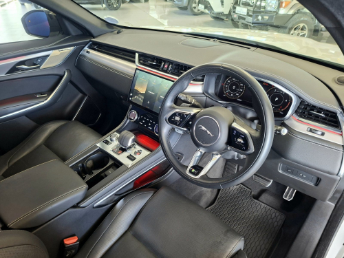 Jaguar F-Pace 2.0D SE R-Dynamic (D200) in Namibia