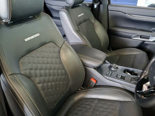 Ford Everest 3.0D V6 Platinum AWD in Namibia