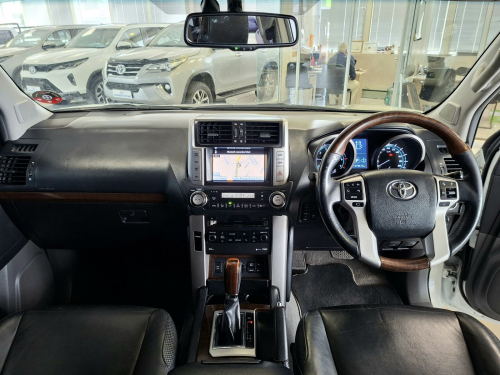 Toyota Prado 4.0 VX Automatic AWD in Namibia