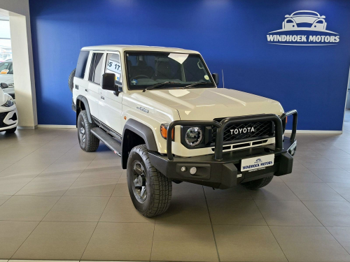 Toyota Land Cruiser 2.8 GD-6 Automatic 76 in Namibia