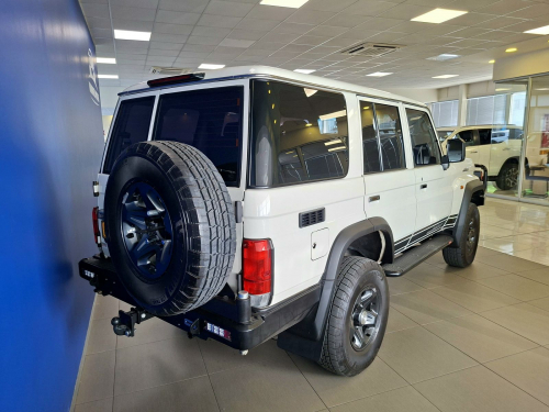 Toyota Land Cruiser 2.8 GD-6 Automatic 76 in Namibia
