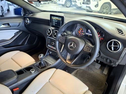 Mercedes-Benz A200 Style Manual in Namibia