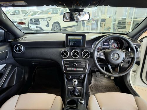 Mercedes-Benz A200 Style Manual in Namibia