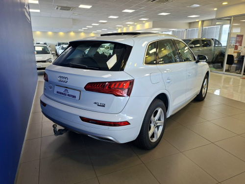 Audi Q5 2.0 TDI Quattro S-tronic Sport (40 TDI) in Namibia