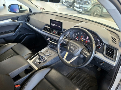 Audi Q5 2.0 TDI Quattro S-tronic Sport (40 TDI) in Namibia