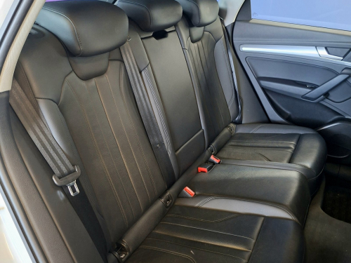 Audi Q5 2.0 TDI Quattro S-tronic Sport (40 TDI) in Namibia