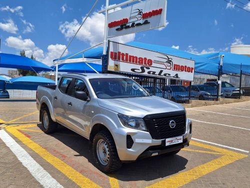 Nissan Navara 2.5 TDI D/C 4x4 in Namibia