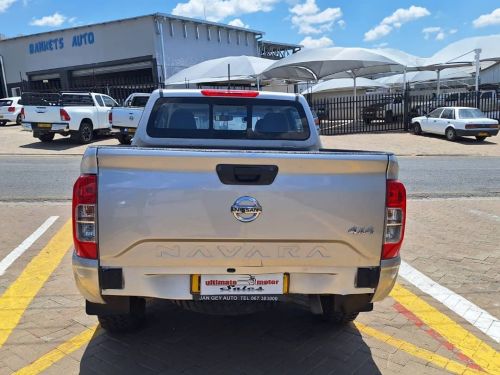 Nissan Navara 2.5 TDI D/C 4x4 in Namibia