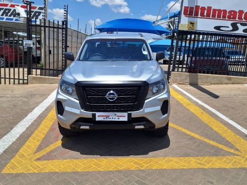 Nissan Navara 2.5 TDI D/C 4x4 in Namibia