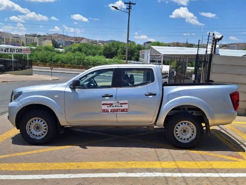 Nissan Navara 2.5 TDI D/C 4x4 in Namibia