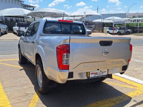 Nissan Navara 2.5 TDI D/C 4x4 in Namibia