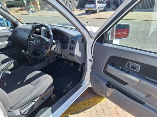 Nissan Np300 2.5 Tdi 4x4 P/u D/c DEAL ASSISTANCE in Namibia