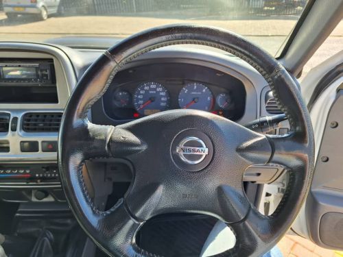 Nissan Np300 2.5 Tdi 4x4 P/u D/c DEAL ASSISTANCE in Namibia
