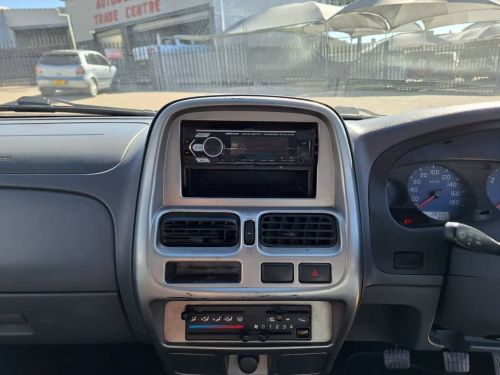 Nissan Np300 2.5 Tdi 4x4 P/u D/c DEAL ASSISTANCE in Namibia