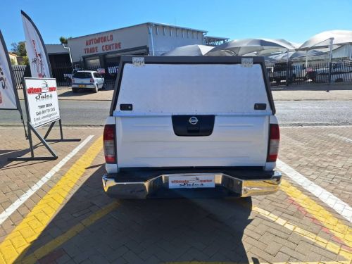 Nissan Np300 2.5 Tdi 4x4 P/u D/c DEAL ASSISTANCE in Namibia