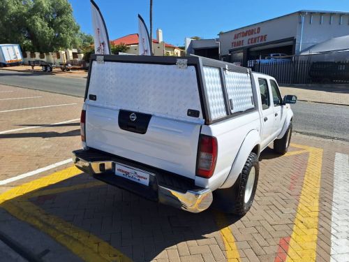 Nissan Np300 2.5 Tdi 4x4 P/u D/c DEAL ASSISTANCE in Namibia