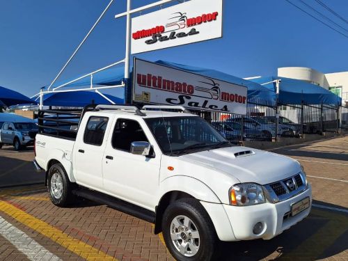 Nissan NP300 2.5 D/C 4x4 in Namibia