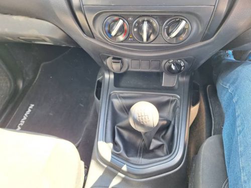 Nissan Navara 2.5 XE  D/C 4x4 Deal Assistance in Namibia