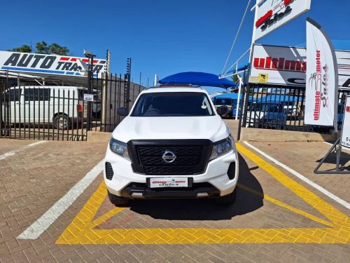 Nissan Navara 2.5 XE  D/C 4x4 Deal Assistance in Namibia
