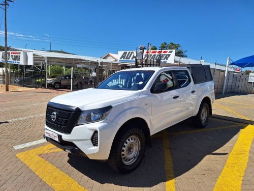 Nissan Navara 2.5 XE  D/C 4x4 Deal Assistance in Namibia