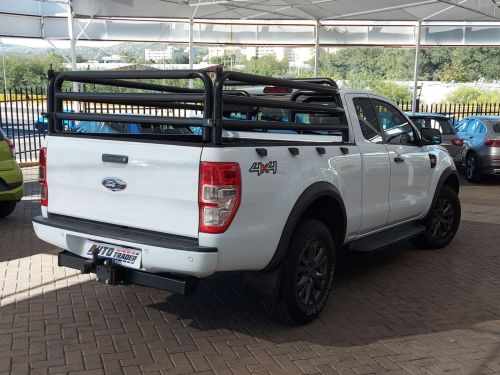Ford Ranger XLS in Namibia