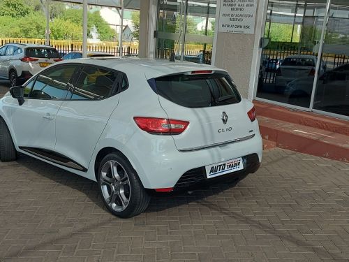 Renault Clio Dynamique in Namibia
