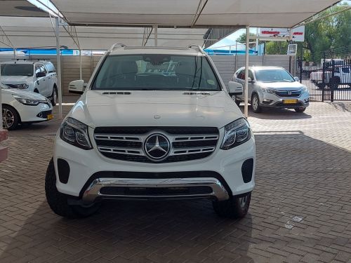 Mercedes-Benz GLS 350D in Namibia