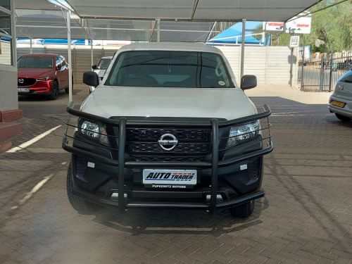 Nissan Navara LE in Namibia