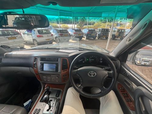 Toyota Land Cruiser 100 V8 in Namibia