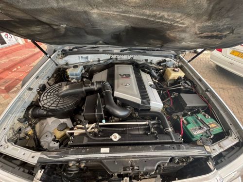 Toyota Land Cruiser 100 V8 in Namibia