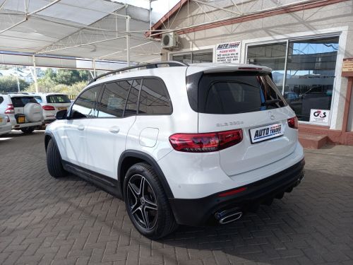 Mercedes-Benz GLB 220D 4Matic in Namibia