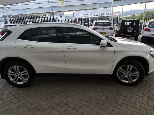 Mercedes-Benz GLA 220 D in Namibia