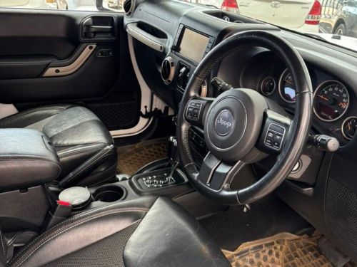 Jeep Wrangler Sahara Unltd V6 in Namibia