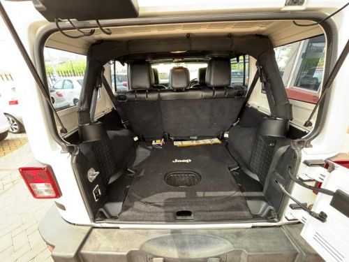 Jeep Wrangler Sahara Unltd V6 in Namibia
