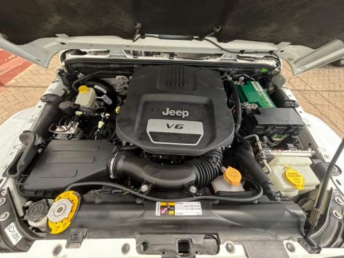 Jeep Wrangler Sahara Unltd V6 in Namibia