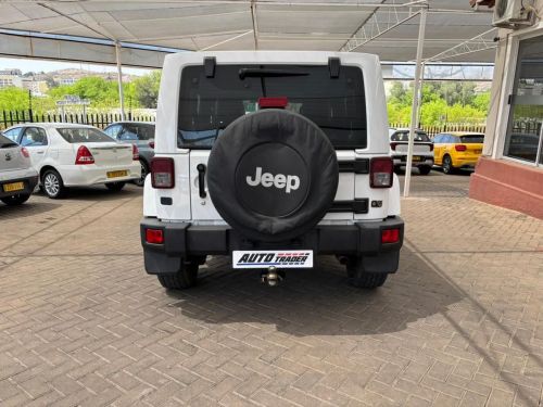 Jeep Wrangler Sahara Unltd V6 in Namibia