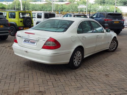 Mercedes-Benz E200 K Avantgarde in Namibia