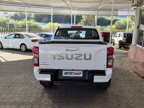 Isuzu D-Max DDI LS in Namibia