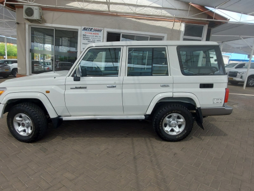Toyota Land Cruiser V8 in Namibia