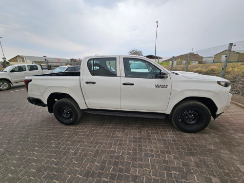 Toyota Hilux SRX in Namibia