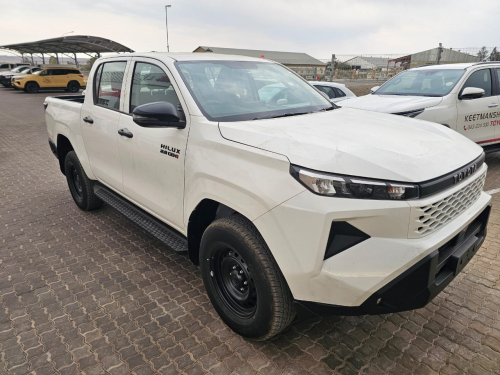 Toyota Hilux SRX in Namibia