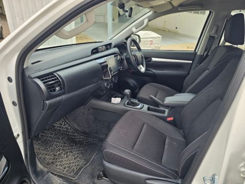 Toyota Hilux Raider 2.4 DC 2x4 AT in Namibia