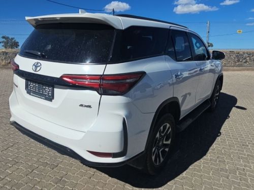 Toyota Fortuner 2.4 4x4 AT in Namibia