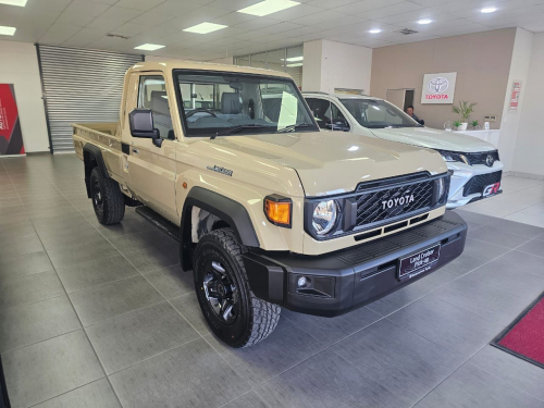 Toyota Land Cruiser 79 2.8 S/C MT in Namibia