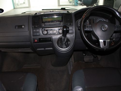 Volkswagen Volkswagen T5 Caravelle 2.0 BITDI DSG 4/mot in Namibia