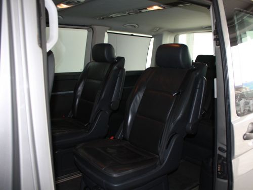 Volkswagen Volkswagen T5 Caravelle 2.0 BITDI DSG 4/mot in Namibia