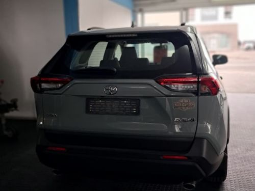 Toyota RAV4 2.0 A/T in Namibia